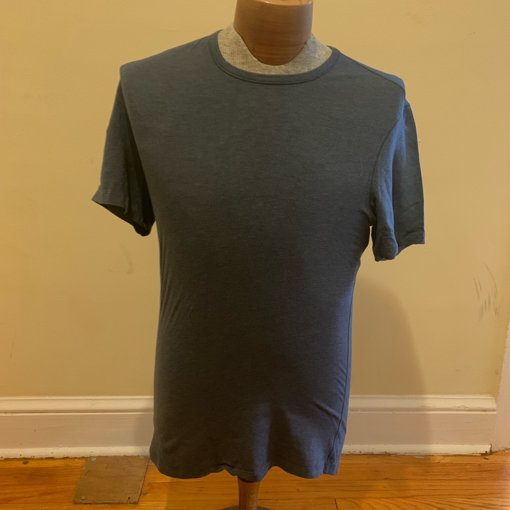 Lululemon T-Shirt